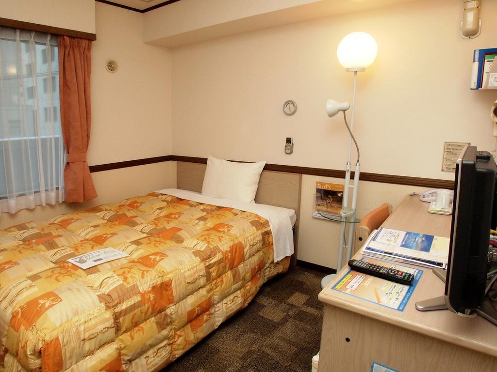 Toyoko Inn Hokkaido Sapporo-Eki Nishi-Guchi Hokudai Mae Εξωτερικό φωτογραφία